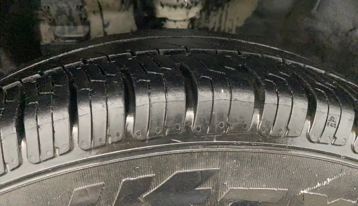 2015 Hyundai Elite i20 MAGNA 1.2, Petrol, Manual, 98,620 km, Left Front Tyre Tread