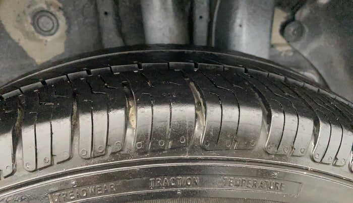 2015 Hyundai Elite i20 MAGNA 1.2, Petrol, Manual, 98,620 km, Left Rear Tyre Tread