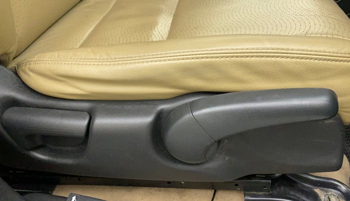 2017 Honda City 1.5L I-VTEC VX CVT, CNG, Automatic, 74,599 km, Driver Side Adjustment Panel