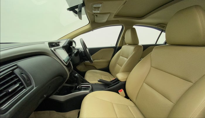 2017 Honda City 1.5L I-VTEC VX CVT, CNG, Automatic, 74,599 km, Right Side Front Door Cabin