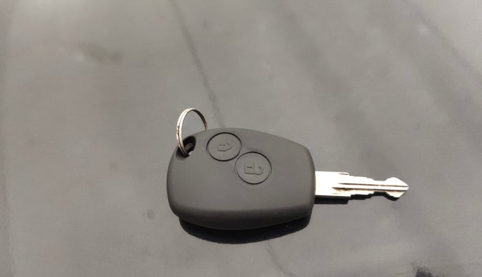 2015 Renault Duster 85 PS RXE DIESEL, Diesel, Manual, 1,32,179 km, Key Close Up