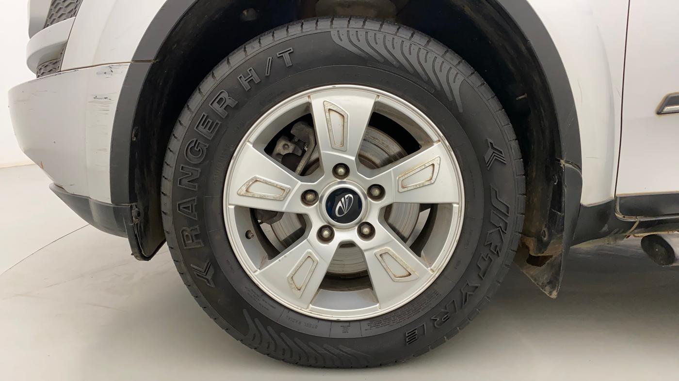 2013 Mahindra XUV500 W8, Diesel, Manual, 87,683 km, Left Front Wheel