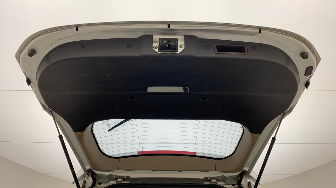2013 Mahindra XUV500 W8, Diesel, Manual, 87,683 km, Boot Door Open