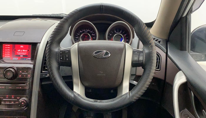 2013 Mahindra XUV500 W8, Diesel, Manual, 87,683 km, Steering Wheel Close Up
