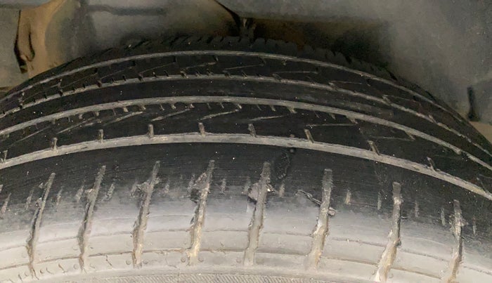 2013 Mahindra XUV500 W8, Diesel, Manual, 87,683 km, Right Rear Tyre Tread