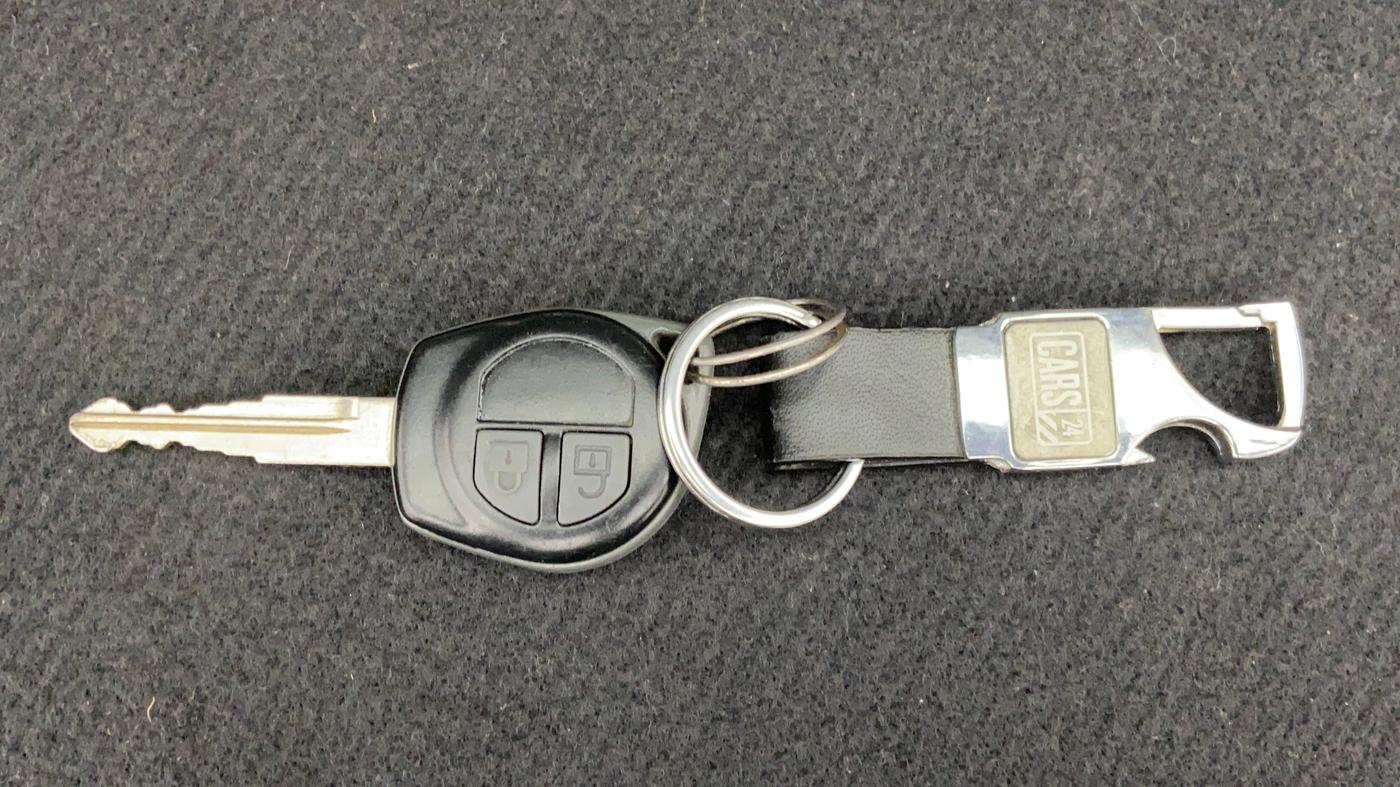 2012 Maruti Swift VXI D, Petrol, Manual, 57,503 km, Key Close Up