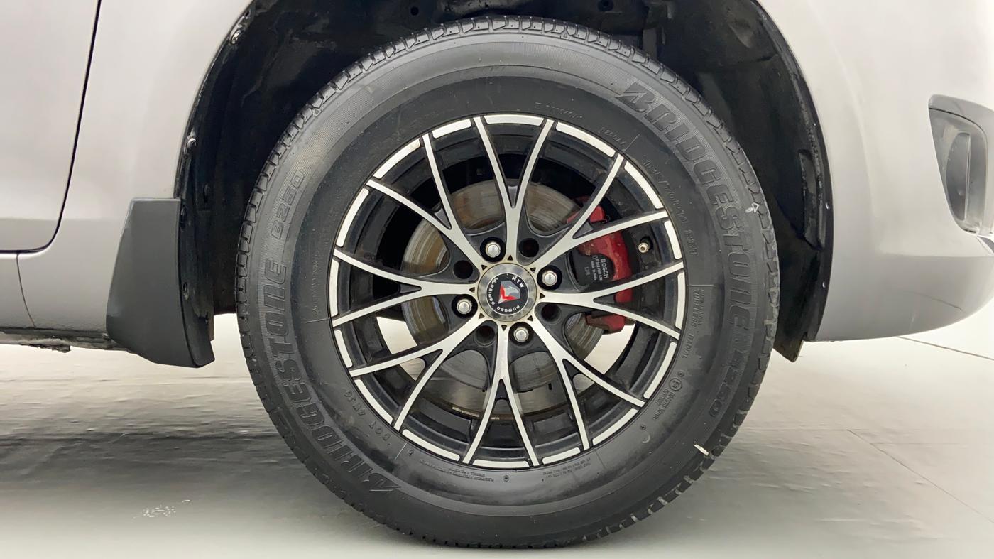 2012 Maruti Swift VXI D, Petrol, Manual, 57,503 km, Right Front Wheel