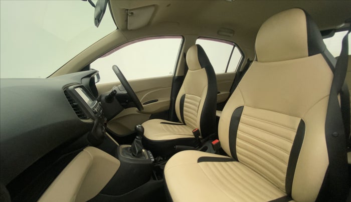 2019 Hyundai NEW SANTRO SPORTZ CNG, CNG, Manual, 77,715 km, Right Side Front Door Cabin