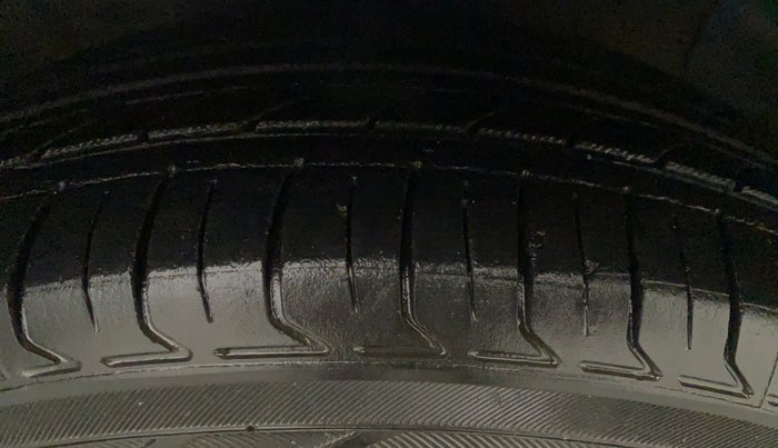 2019 Hyundai NEW SANTRO SPORTZ CNG, CNG, Manual, 77,715 km, Left Rear Tyre Tread