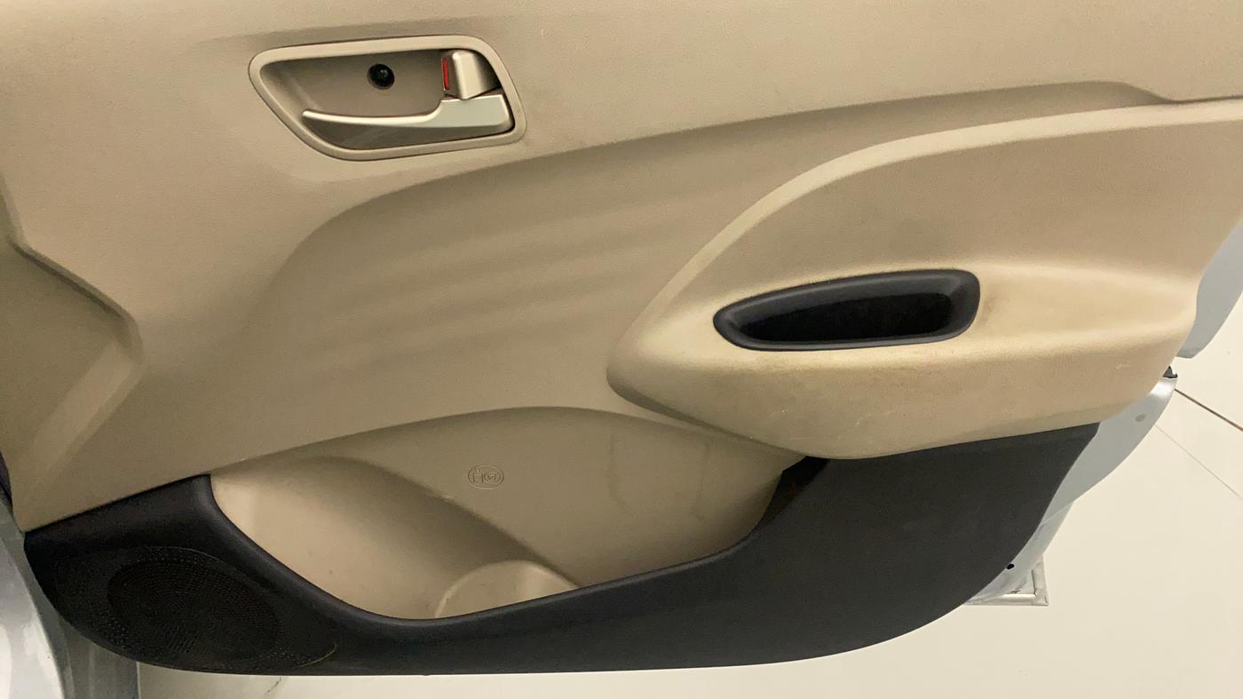2019 Hyundai NEW SANTRO SPORTZ CNG, CNG, Manual, 77,715 km, Driver Side Door Panels Control