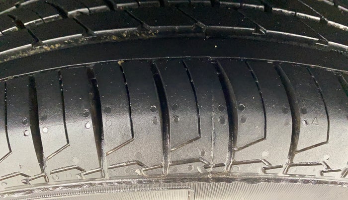 2016 Maruti Baleno ZETA PETROL 1.2, Petrol, Manual, 61,020 km, Left Rear Tyre Tread