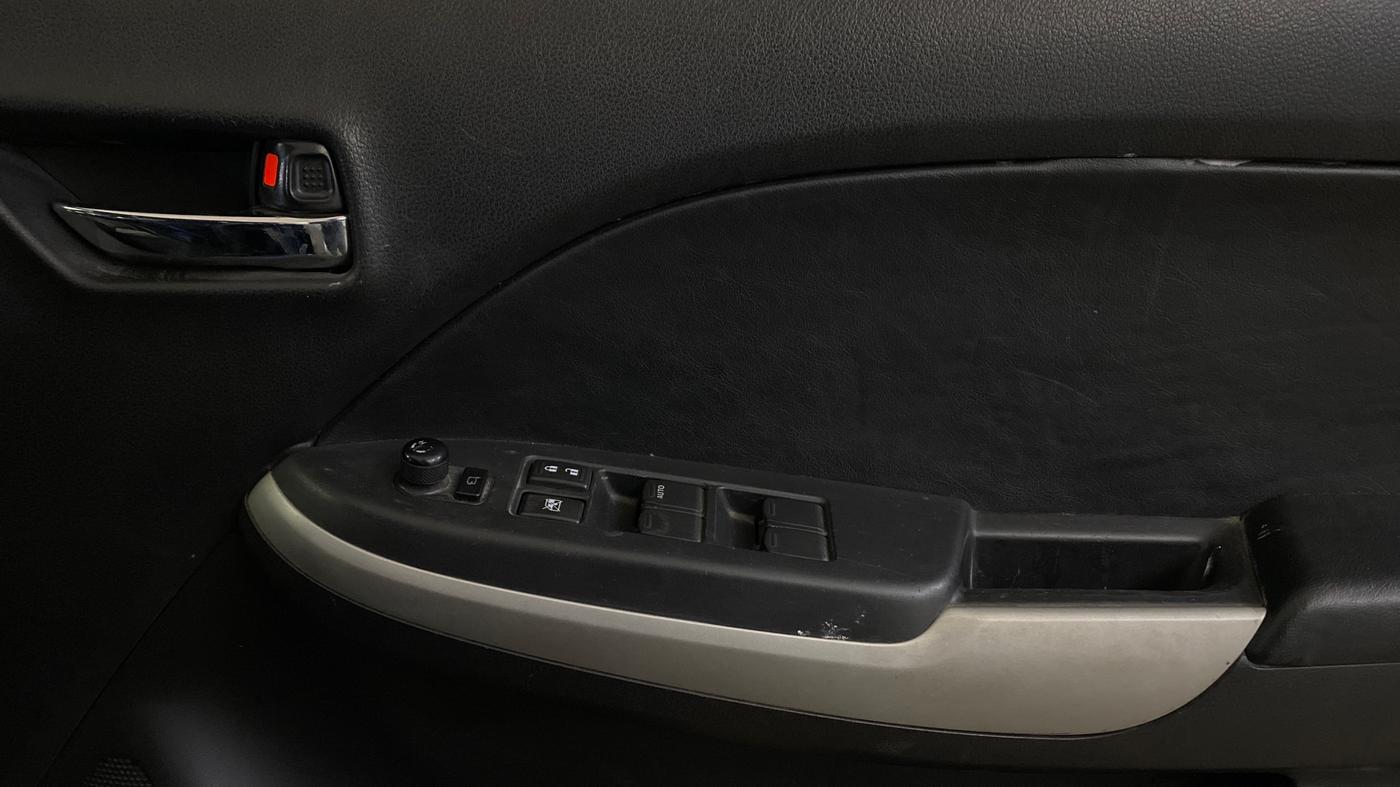 2017 Maruti Baleno DELTA PETROL 1.2, Petrol, Manual, 42,301 km, Driver Side Door Panels Control