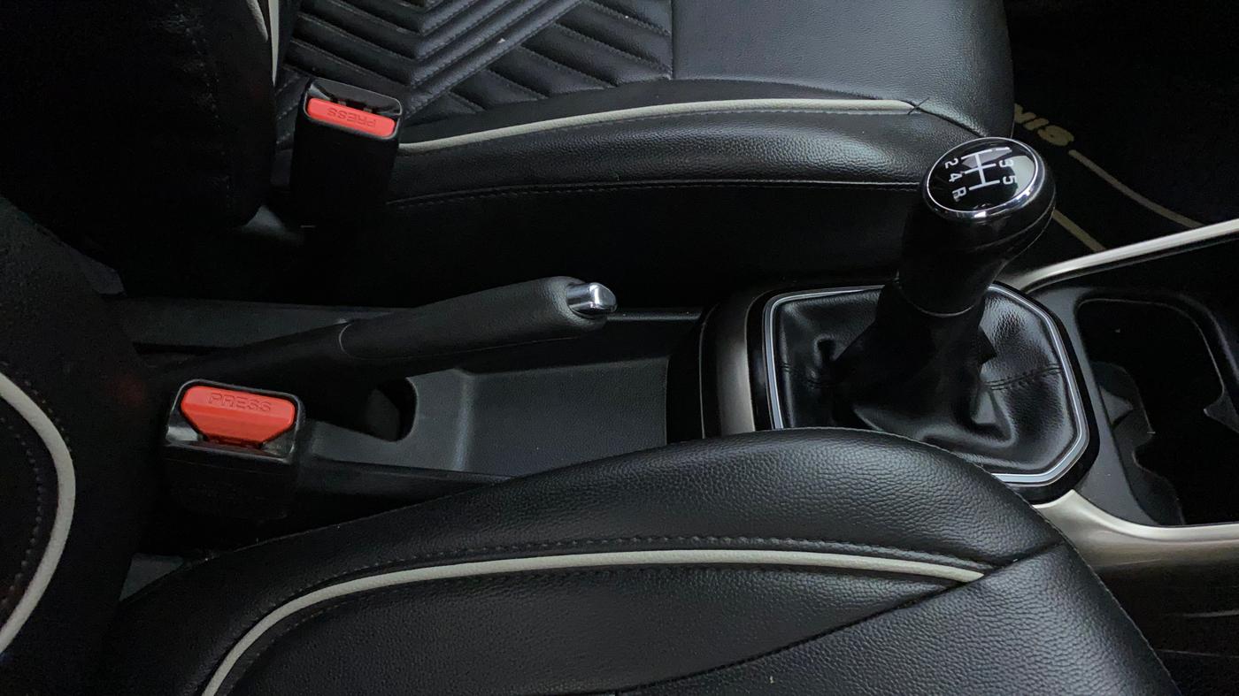 2019 Maruti IGNIS ZETA 1.2, Petrol, Manual, 27,586 km, Gear Lever