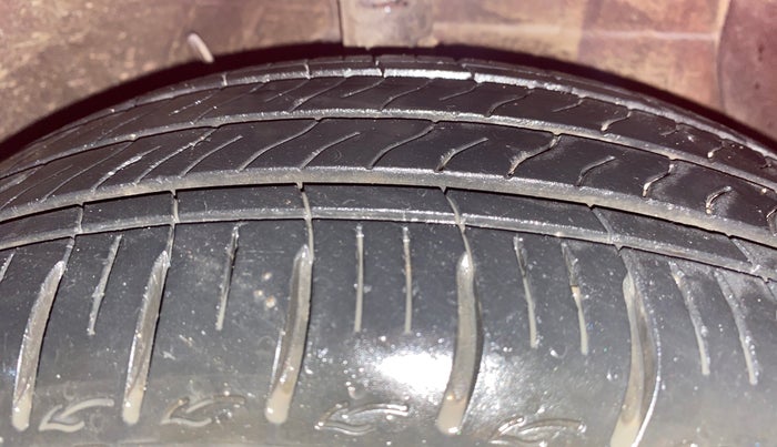 2023 Hyundai GRAND I10 NIOS SPORTZ AMT 1.2 KAPPA VTVT, Petrol, Automatic, 21,903 km, Right Front Tyre Tread