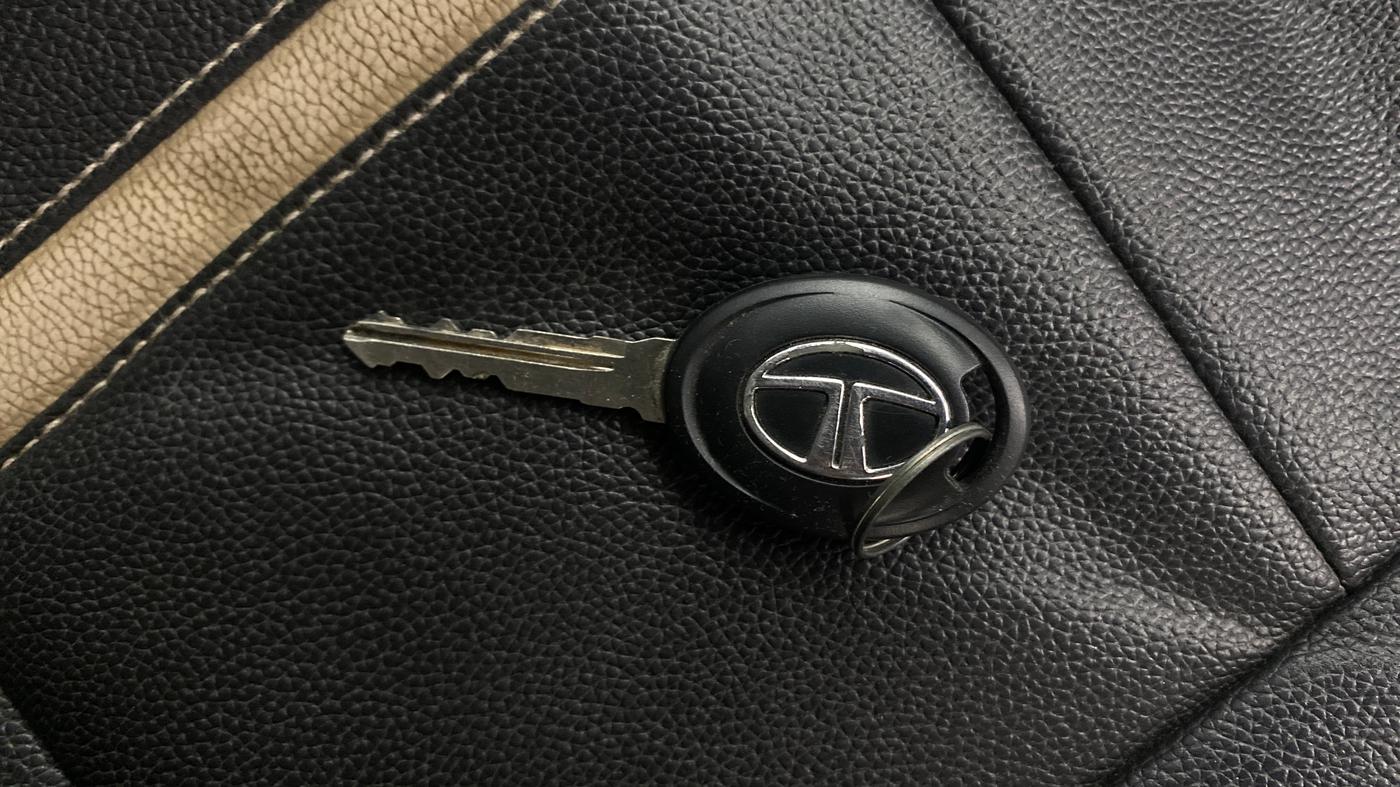 2017 Tata Zest XMS PETROL, Petrol, Manual, 58,615 km, Key Close Up