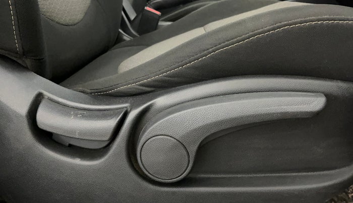 2016 Hyundai Creta SX PLUS AT 1.6 PETROL, Petrol, Automatic, 69,536 km, Driver Side Adjustment Panel