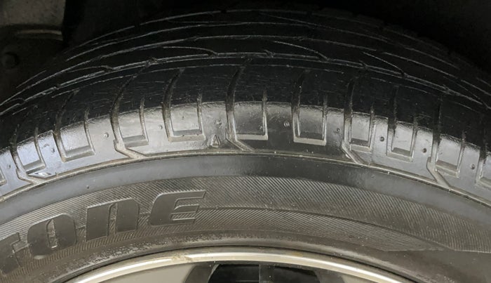 2016 Hyundai Creta SX PLUS AT 1.6 PETROL, Petrol, Automatic, 69,536 km, Right Rear Tyre Tread