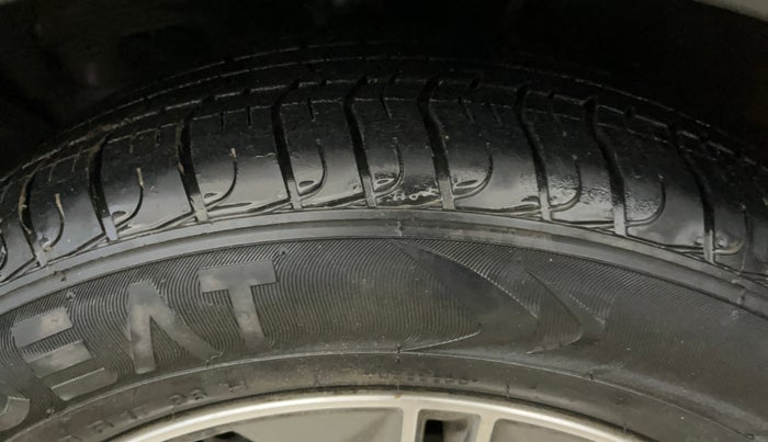 2016 Hyundai Creta SX PLUS AT 1.6 PETROL, Petrol, Automatic, 69,536 km, Left Front Tyre Tread
