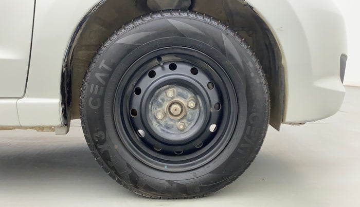 2012 Maruti A Star VXI, Petrol, Manual, 54,627 km, Right Front Wheel