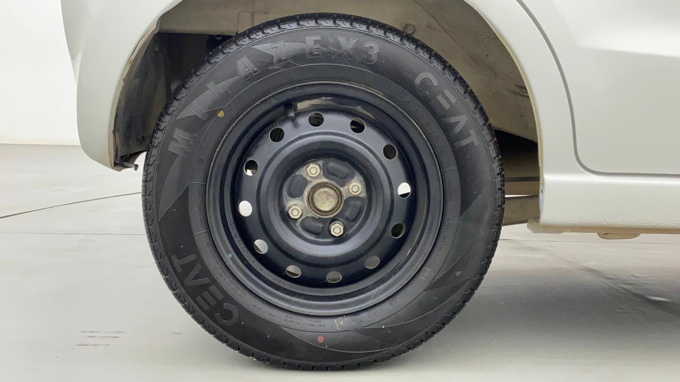 2012 Maruti A Star VXI, Petrol, Manual, 54,627 km, Right Rear Wheel