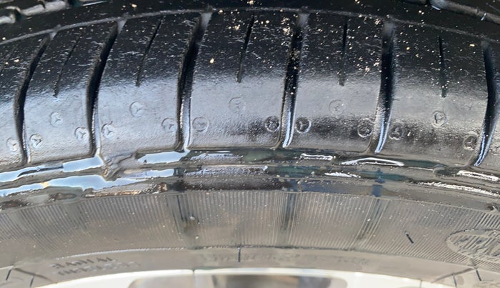 2022 Maruti Ciaz ALPHA 1.5 SHVS PETROL, Petrol, Manual, 20,693 km, Right Front Tyre Tread