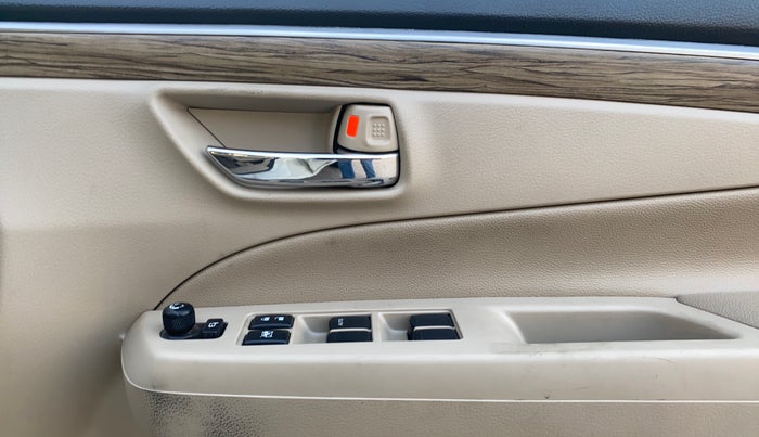 2022 Maruti Ciaz ALPHA 1.5 SHVS PETROL, Petrol, Manual, 20,693 km, Driver Side Door Panels Control