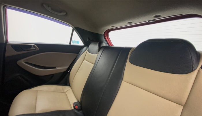 2016 Hyundai Elite i20 SPORTZ 1.2, Petrol, Manual, 89,224 km, Right Side Rear Door Cabin