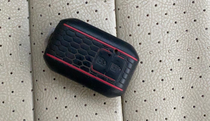 2021 Maruti Baleno ZETA PETROL 1.2, CNG, Manual, 96,223 km, Key Close Up