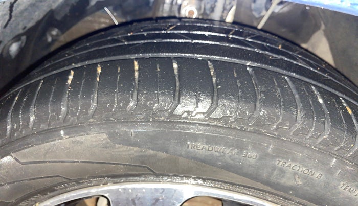 2021 Maruti Baleno ZETA PETROL 1.2, CNG, Manual, 96,223 km, Left Front Tyre Tread