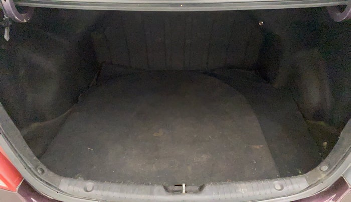 2012 Hyundai Verna FLUIDIC 1.6 VTVT EX, Petrol, Manual, 61,330 km, Boot Inside