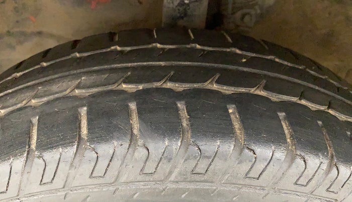 2013 Maruti Wagon R 1.0 VXI, Petrol, Manual, 75,283 km, Left Front Tyre Tread