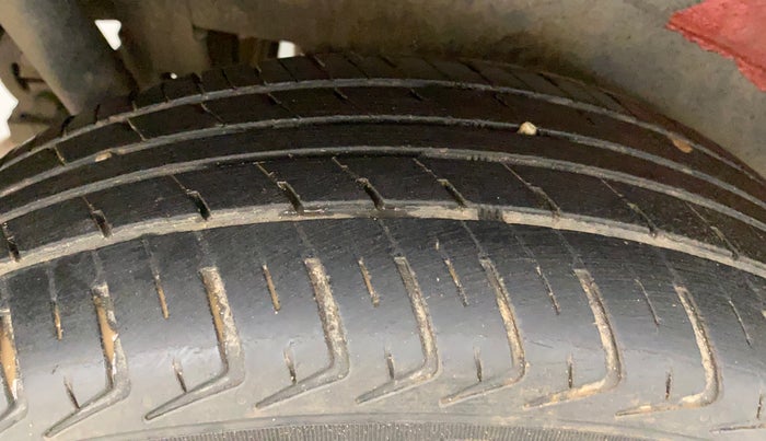 2013 Maruti Wagon R 1.0 VXI, Petrol, Manual, 75,283 km, Right Rear Tyre Tread