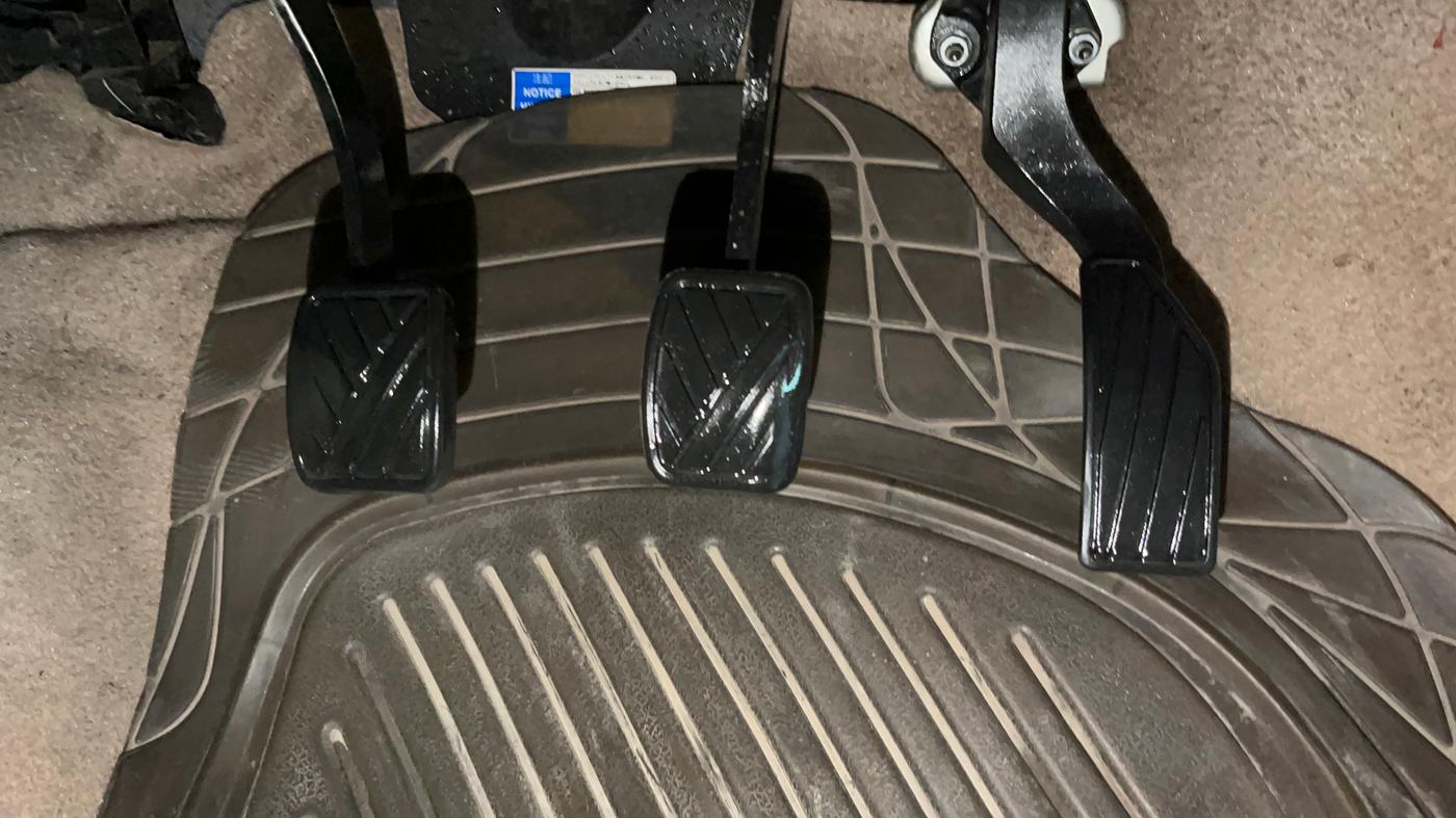 2016 Maruti Ertiga VXI, Petrol, Manual, 96,727 km, Pedals