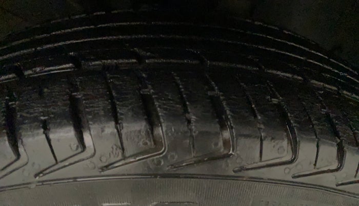2017 Renault Kwid RXT 0.8, Petrol, Manual, 37,515 km, Right Front Tyre Tread