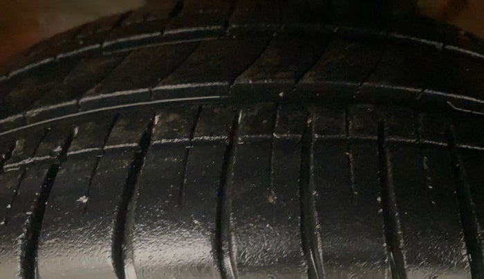 2013 Maruti Alto K10 VXI, Petrol, Manual, 70,742 km, Left Front Tyre Tread