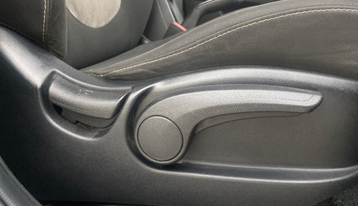 2018 Hyundai Creta SX AT 1.6 DIESEL, Diesel, Automatic, 55,317 km, Driver Side Adjustment Panel