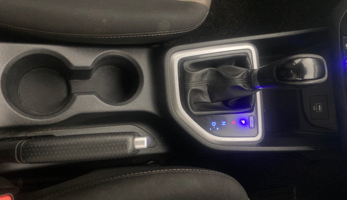 2018 Hyundai Creta SX AT 1.6 DIESEL, Diesel, Automatic, 55,317 km, Gear Lever