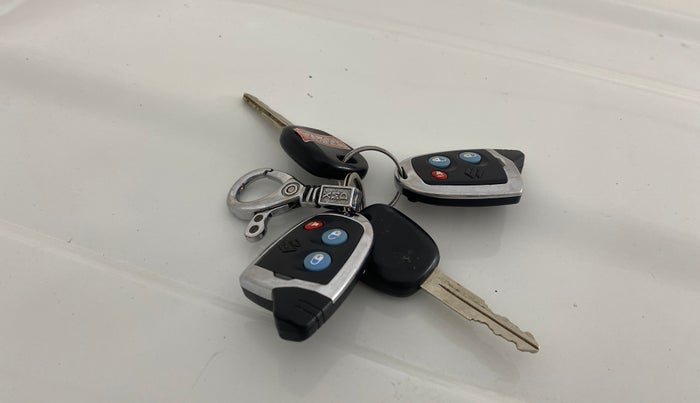 2019 Maruti Alto K10 VXI, Petrol, Manual, 38,770 km, Key Close Up