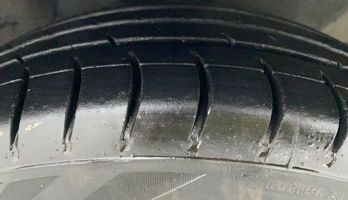 2009 Hyundai i10 MAGNA 1.2, Petrol, Manual, 37,420 km, Right Front Tyre Tread