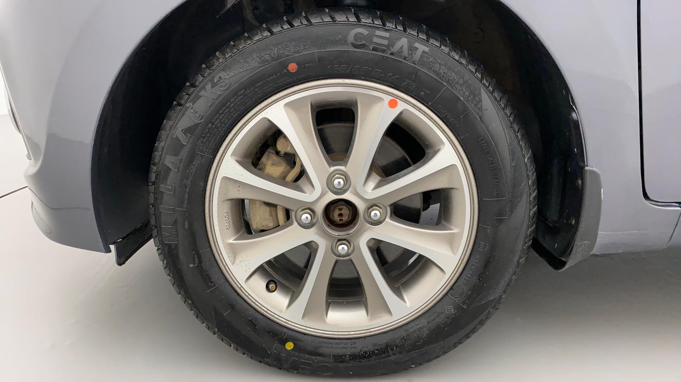2016 Hyundai Grand i10 ASTA (O) AT 1.2 KAPPA VTVT, Petrol, Automatic, 32,868 km, Left Front Wheel