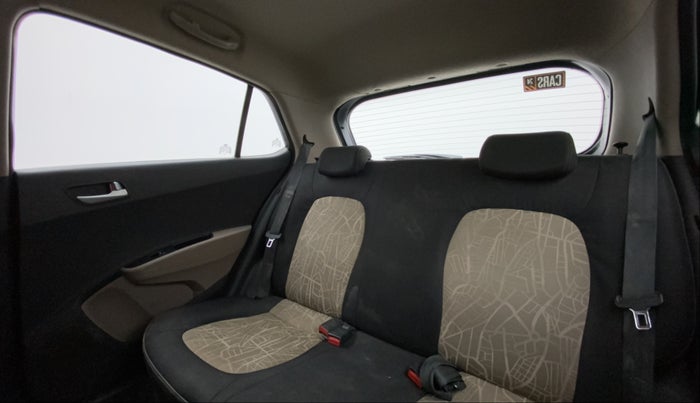 2016 Hyundai Grand i10 ASTA (O) AT 1.2 KAPPA VTVT, Petrol, Automatic, 32,868 km, Right Side Rear Door Cabin