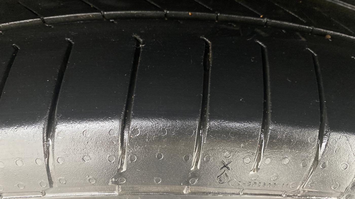 2019 Tata Hexa XTA 4X2 6 STR, Diesel, Automatic, 85,668 km, Left Rear Tyre Tread