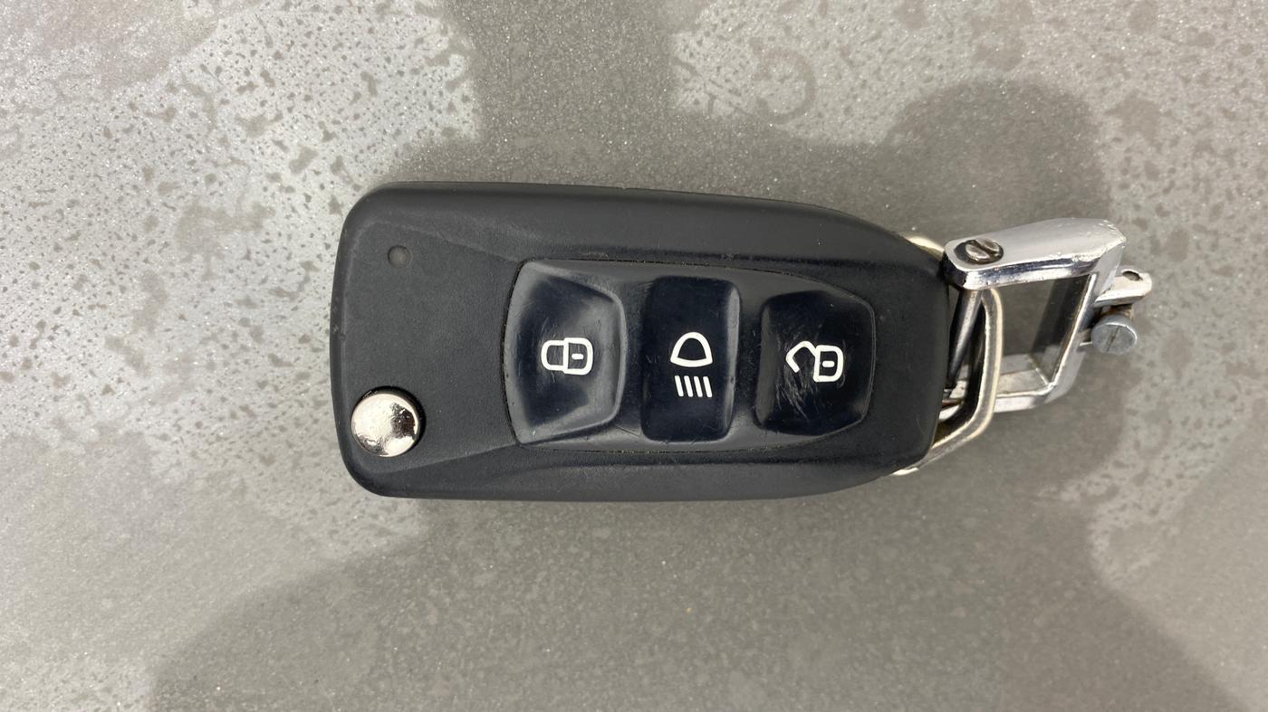 2019 Tata Hexa XTA 4X2 6 STR, Diesel, Automatic, 85,668 km, Key Close Up