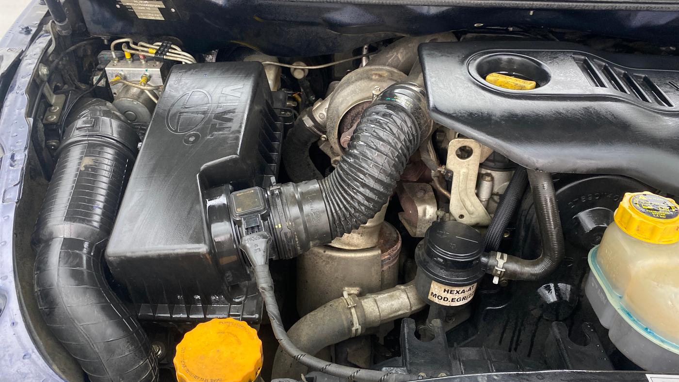 2019 Tata Hexa XTA 4X2 6 STR, Diesel, Automatic, 85,668 km, Engine View - Right