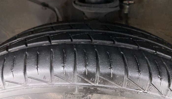 2021 Maruti Alto VXI, Petrol, Manual, 7,658 km, Left Front Tyre Tread