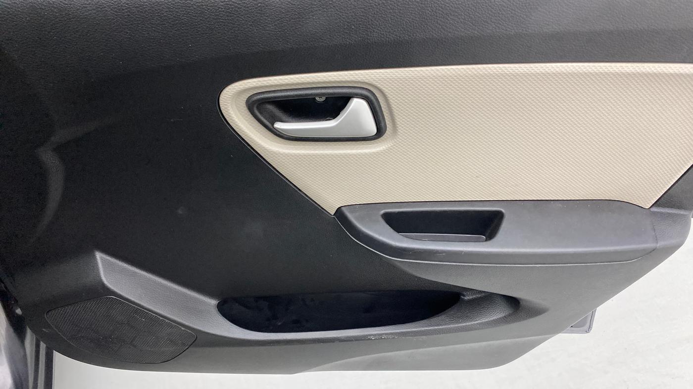 2021 Maruti Alto VXI, Petrol, Manual, 7,658 km, Driver Side Door Panels Control