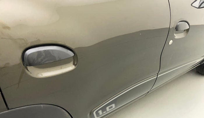 2021 Renault Kwid RXT 1.0 (O), Petrol, Manual, 34,609 km, Right rear door - Minor scratches
