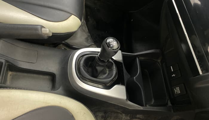 2017 Honda WR-V 1.5L I-DTEC VX MT, Diesel, Manual, 46,389 km, Gear Lever