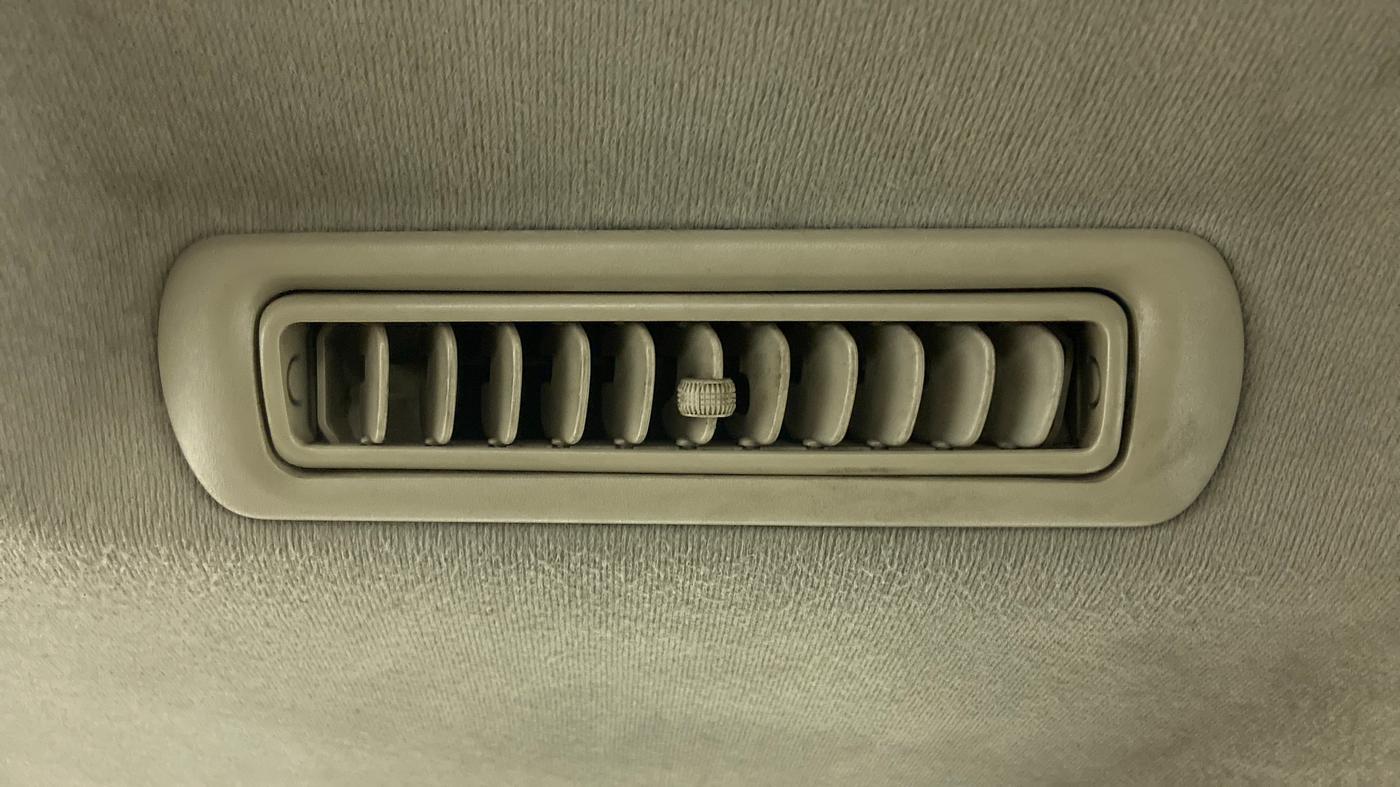 2010 Toyota Innova 2.5 G4 7 STR, Diesel, Manual, 2,25,840 km, Rear AC Vents