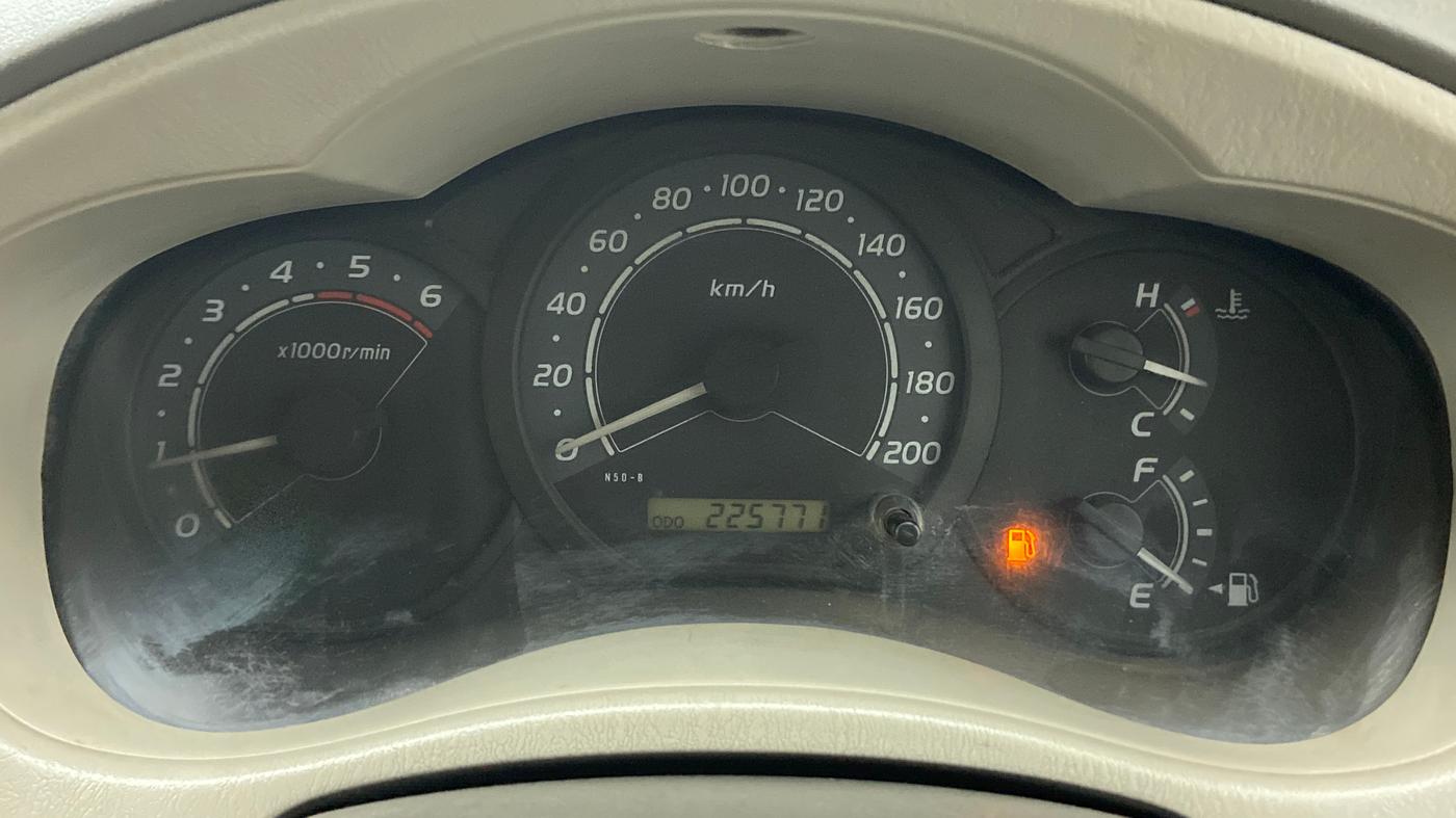 2010 Toyota Innova 2.5 G4 7 STR, Diesel, Manual, 2,25,840 km, Odometer Image